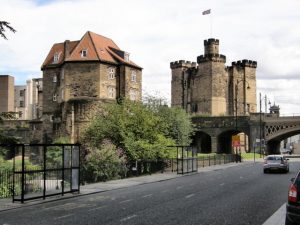 Black Gate and Keep   Newcastle Upon Tyne   geograph.org .uk   514240 300x225 - Advantages of Staying in a Hostel
